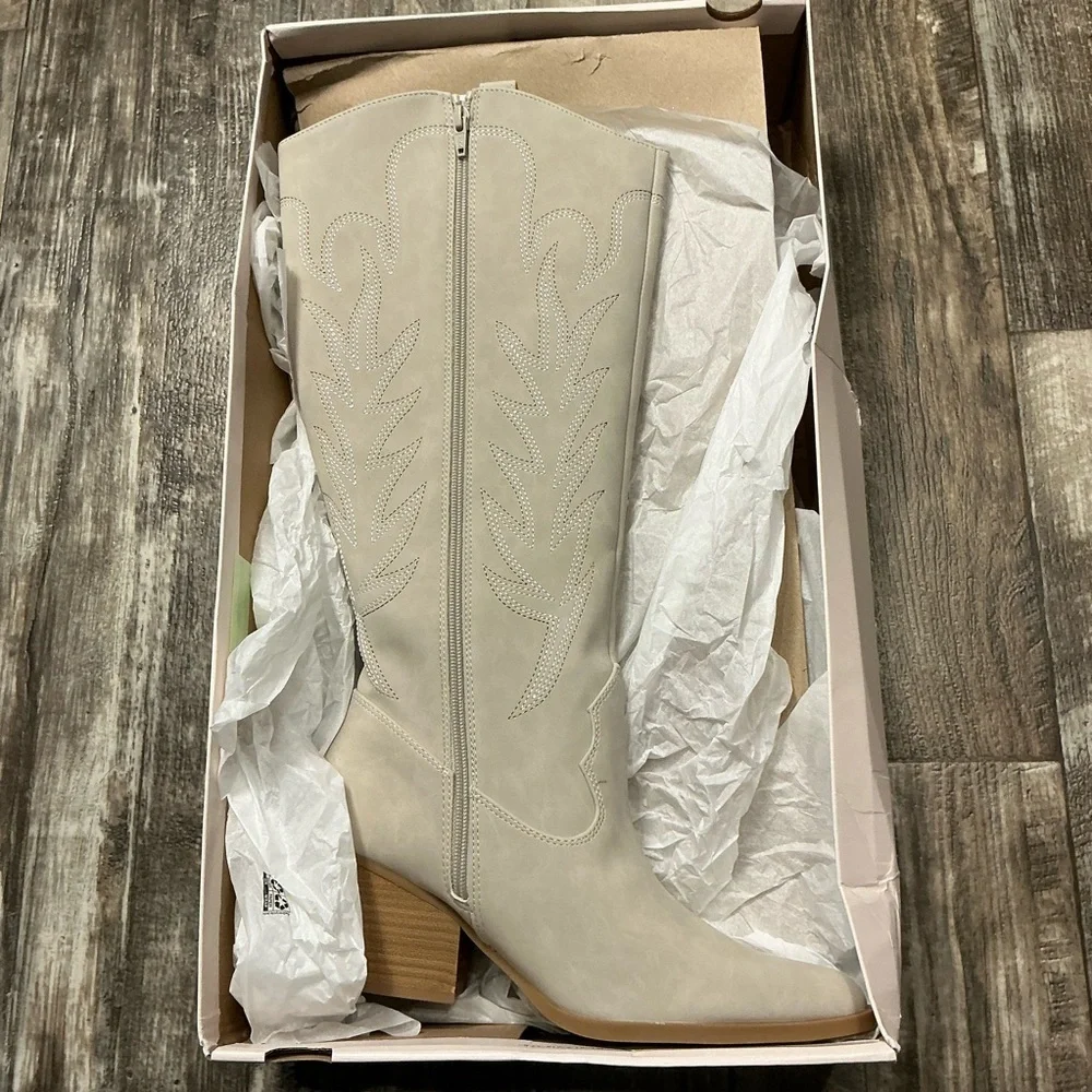 LC Lauren Conrad Women’s Knee-High Western Boot - Cream Size 9.5